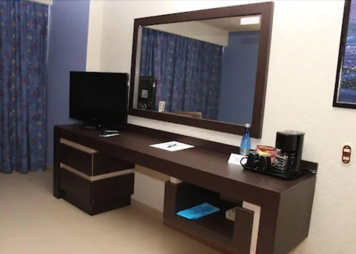 Hotel Parque Satelite 4*